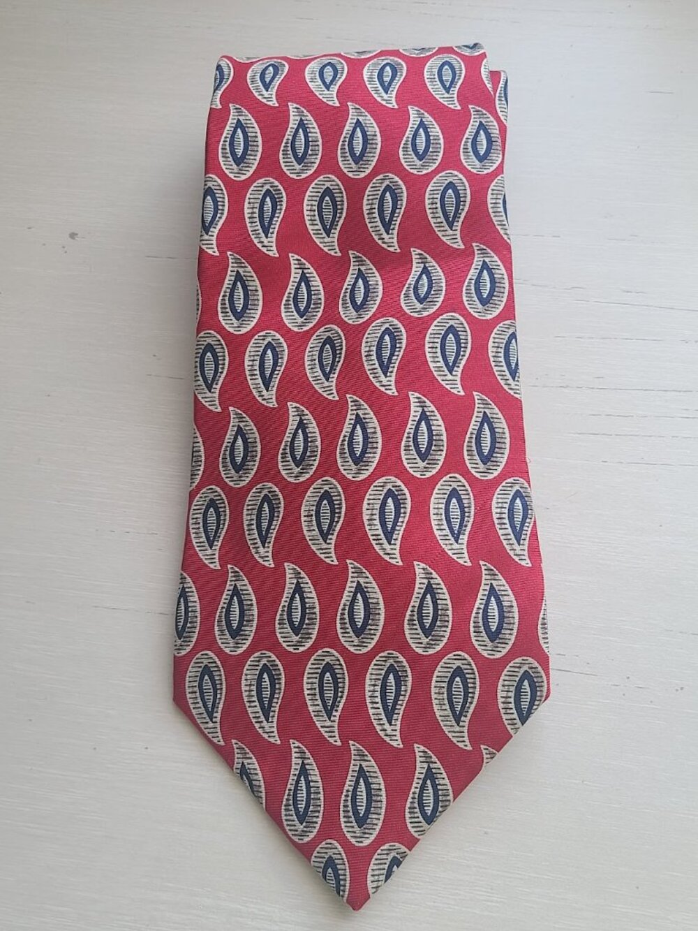 Vintage Eddie Bauer 100% Silk Paisley Tie Made in USA Red Navy